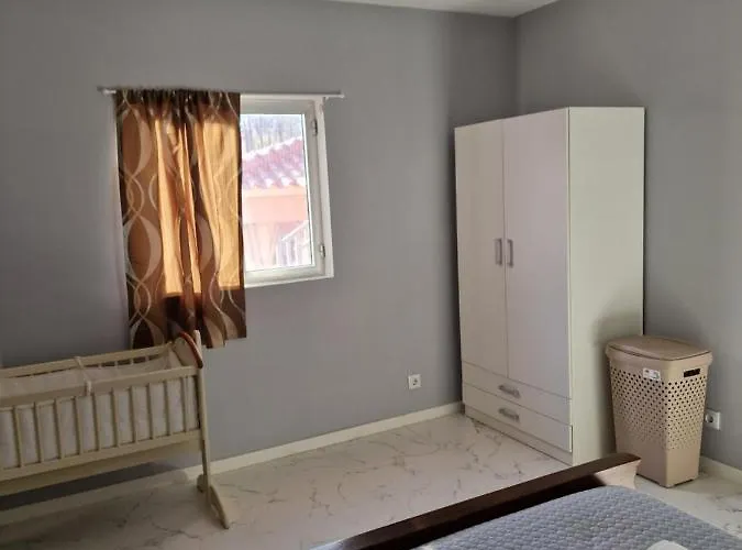 Daisy's Place Апартаменты *